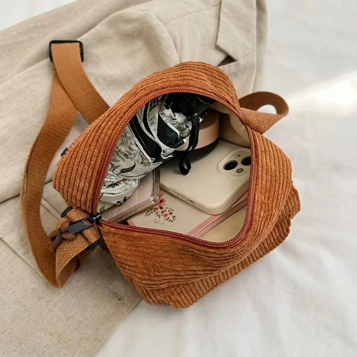 Axelväska i Manchester – Söt, Praktisk & Perfekt för Vardagen - Grön - Bild 3