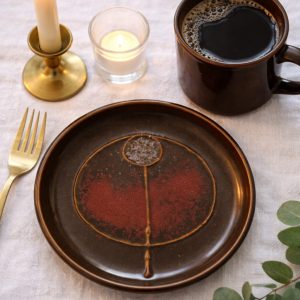 Assietter av Thomas Hellström, signerade